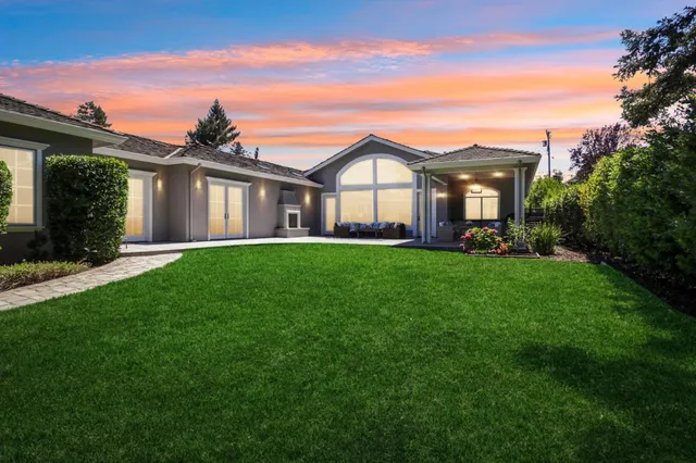 $9,390,000 | 667 Jay Street, Los Altos, CA 94022