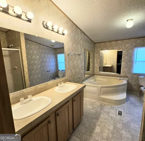 $200,000 | 437 Burkhalter Circle, Claxton, GA 30417