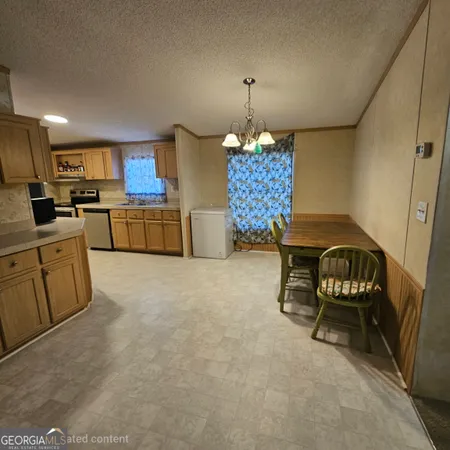 $200,000 | 437 Burkhalter Circle, Claxton, GA 30417
