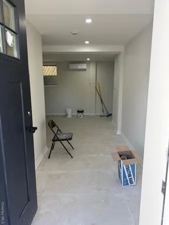 a view of livingroom with furniture
