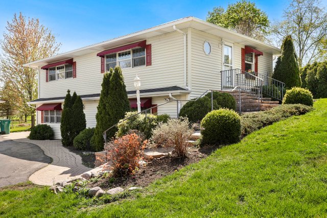 21789 West Kruckenberg Road Lake Zurich, IL 60047 - Photo 1 of 33