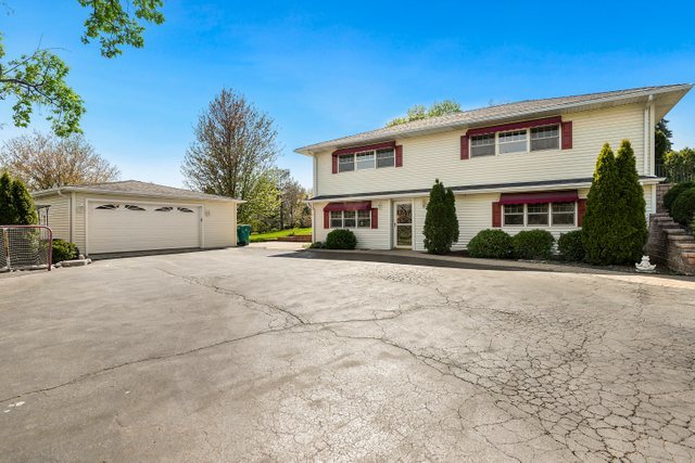 21789 West Kruckenberg Road Lake Zurich, IL 60047 - Photo 3 of 33