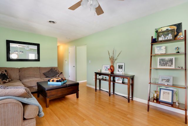 21789 West Kruckenberg Road Lake Zurich, IL 60047 - Photo 8 of 33