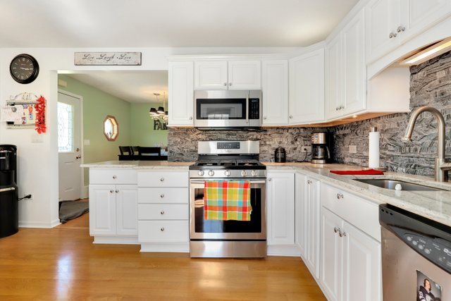 21789 West Kruckenberg Road Lake Zurich, IL 60047 - Photo 10 of 33