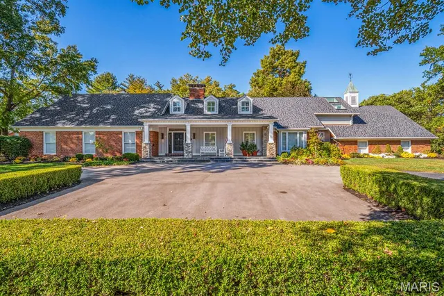$1,799,000 | 13527 Royal Glen Drive, Town and Country, MO 63131