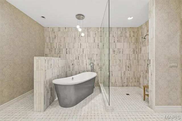 $1,799,000 | 13527 Royal Glen Drive, Town and Country, MO 63131