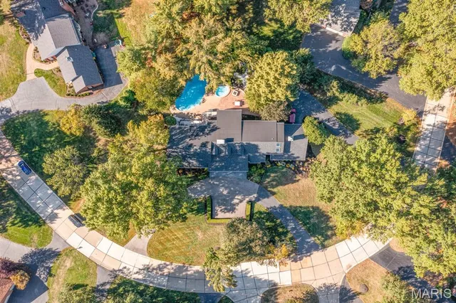 $1,799,000 | 13527 Royal Glen Drive, Town and Country, MO 63131