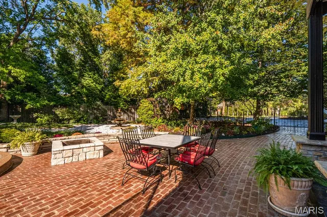 $1,799,000 | 13527 Royal Glen Drive, Town and Country, MO 63131