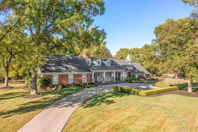 $1,799,000 | 13527 Royal Glen Drive, Town and Country, MO 63131