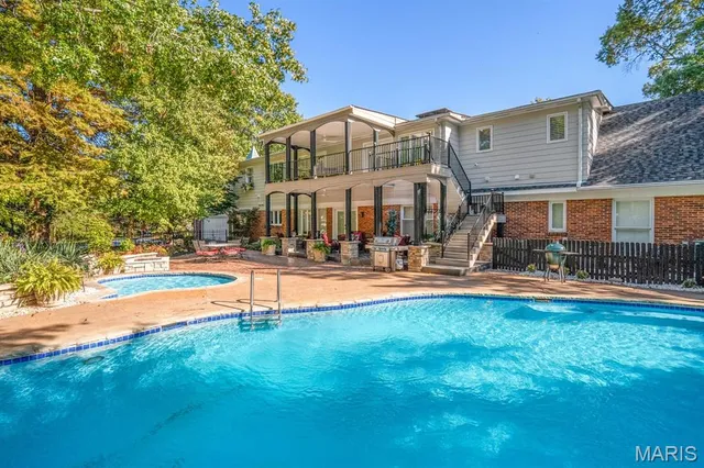 $1,799,000 | 13527 Royal Glen Drive, Town and Country, MO 63131