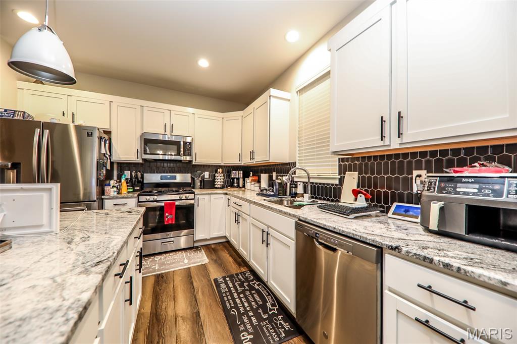 1824 Appleton Court Maryville, IL 62062 - Photo 3 of 20