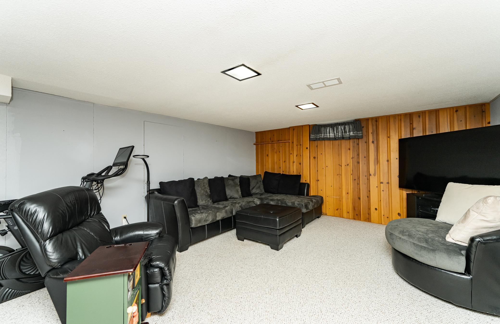 1843 17 1/2 Street Northwest Rochester, MN 55901 - Photo 18 of 29