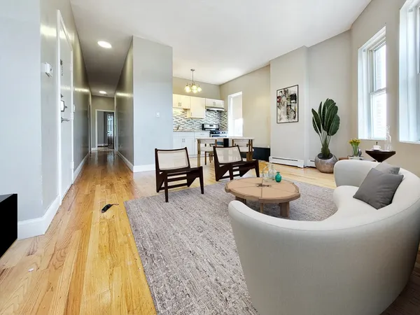 $3,095 | 338-342 Warren Street, Unit 4, Boston, MA 02119