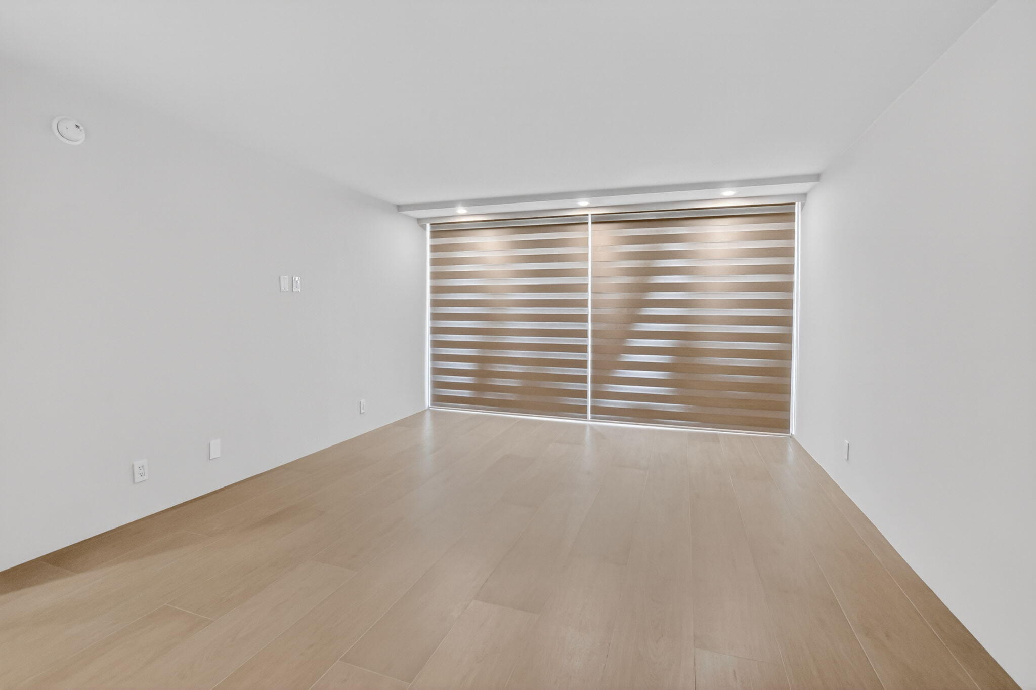 2800 South Ocean Boulevard, Unit 23C Boca Raton, FL 33432 - Photo 29 of 50 a view of an empty room with a window