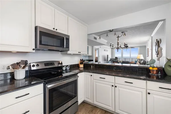 $394,999 | 3370 Ocean Shore Boulevard, Unit 504, Ormond Beach, FL 32176