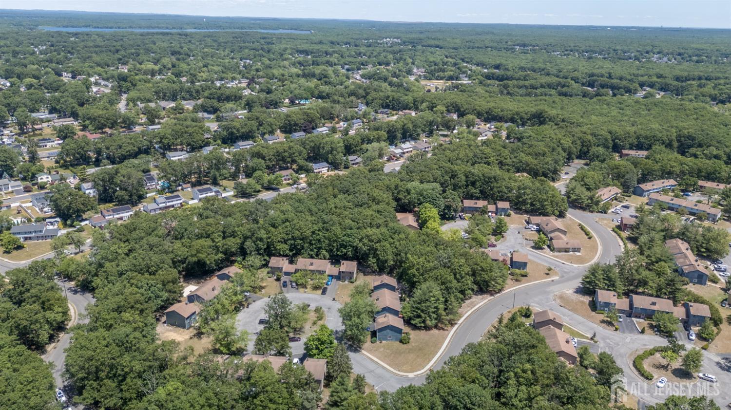 16 Finch Road Howell, NJ 07731 - Photo 33 of 35