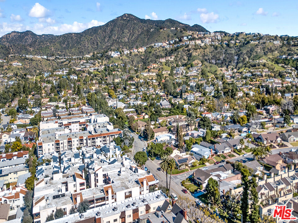 1325 Valley View Road, Unit 201 Glendale, CA 91202 - Photo 7 of 36