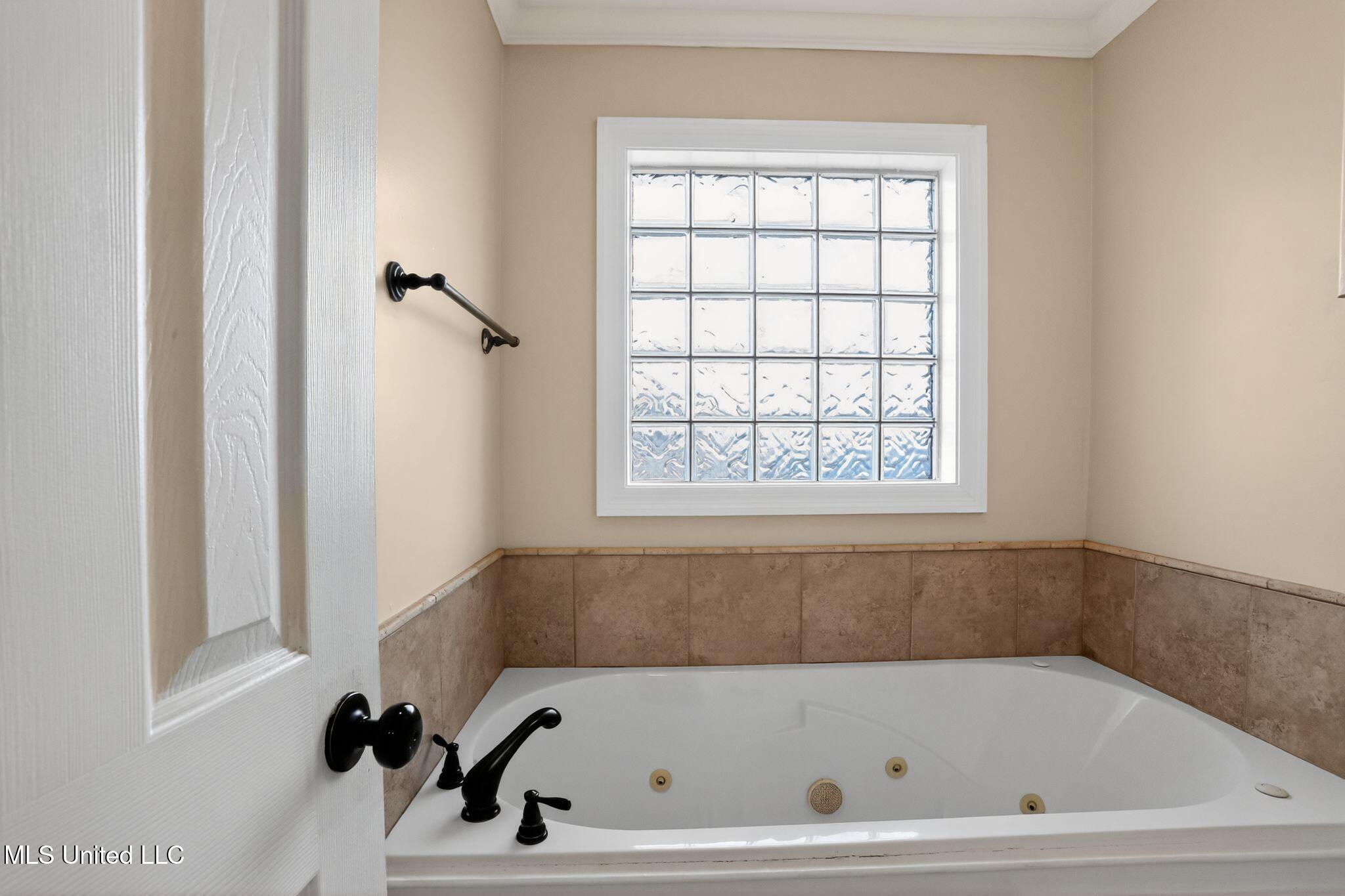 122 Palin Drive Madison, MS 39110 - Photo 23 of 37 37_122_Palin_Drive_Madison_MS_39110-Bath