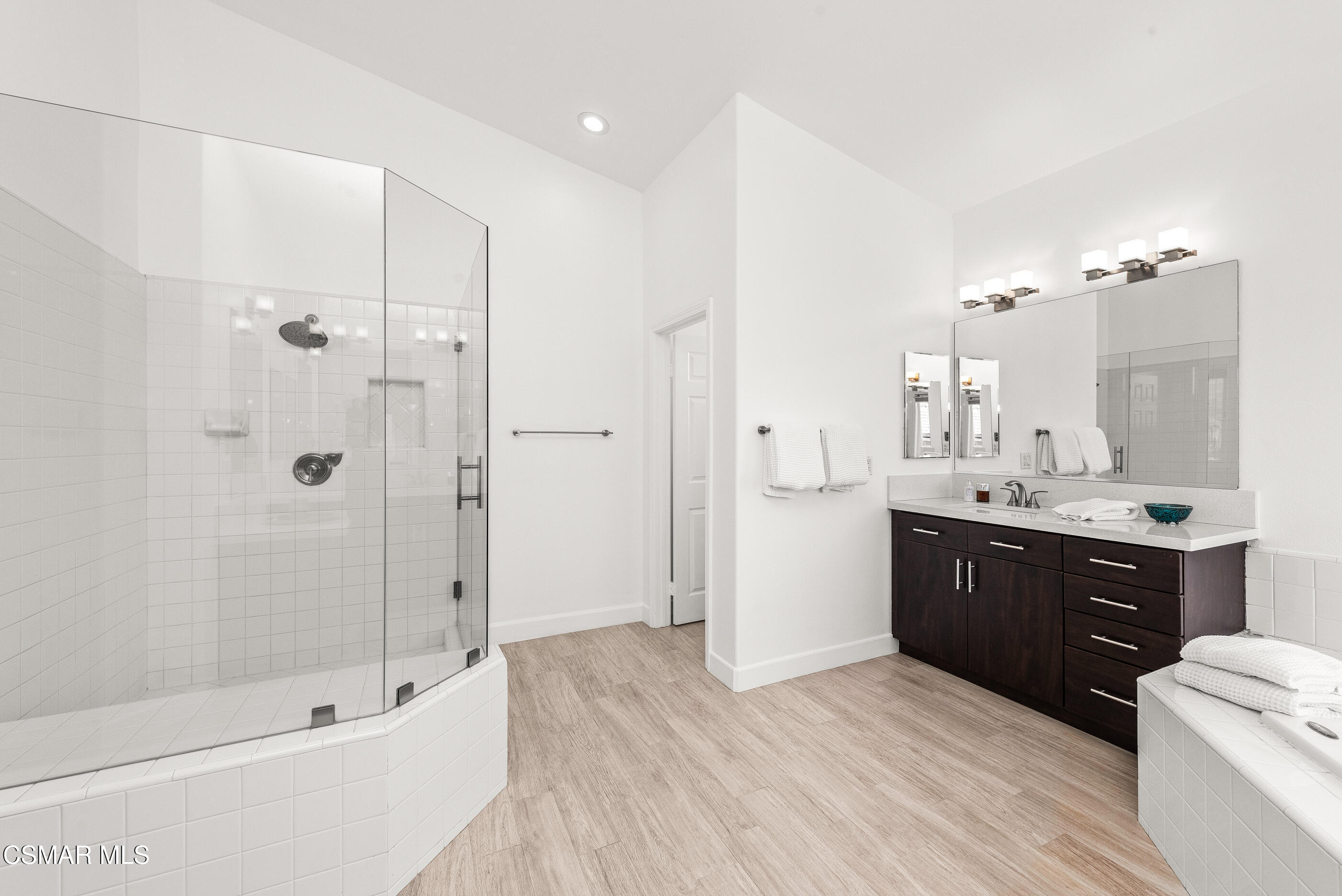 3832 Mountain Shadows Road Calabasas, CA 91301 - Photo 35 of 51 3832 Mountain Shadows Rd Agoura Hills-45