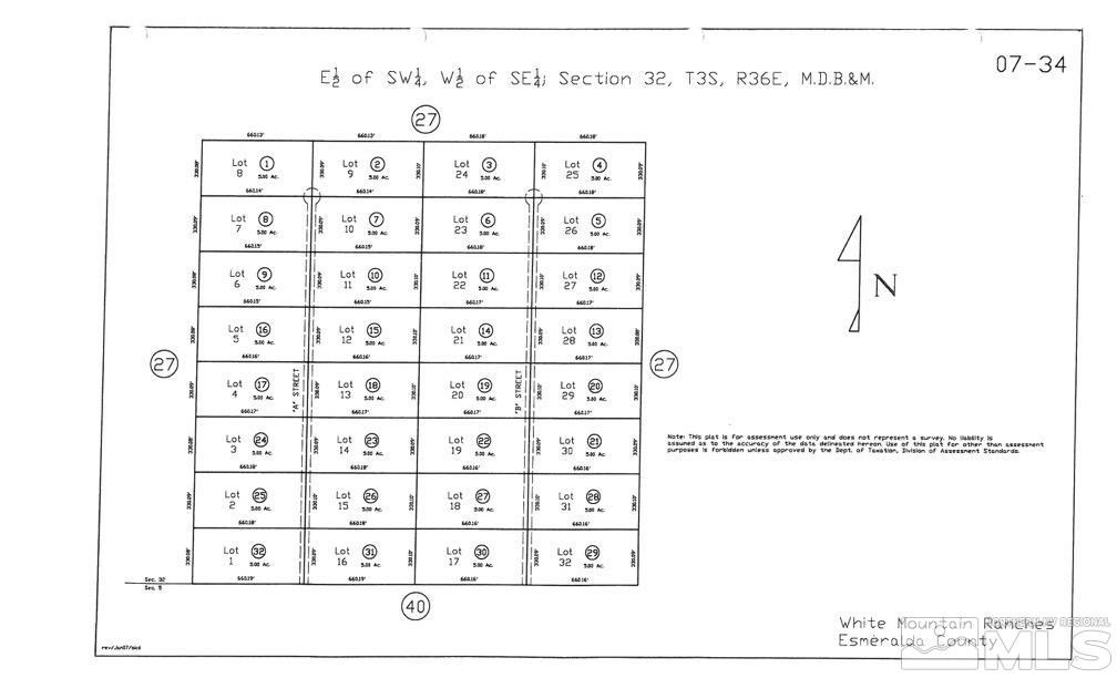 a picture of a black and white wall