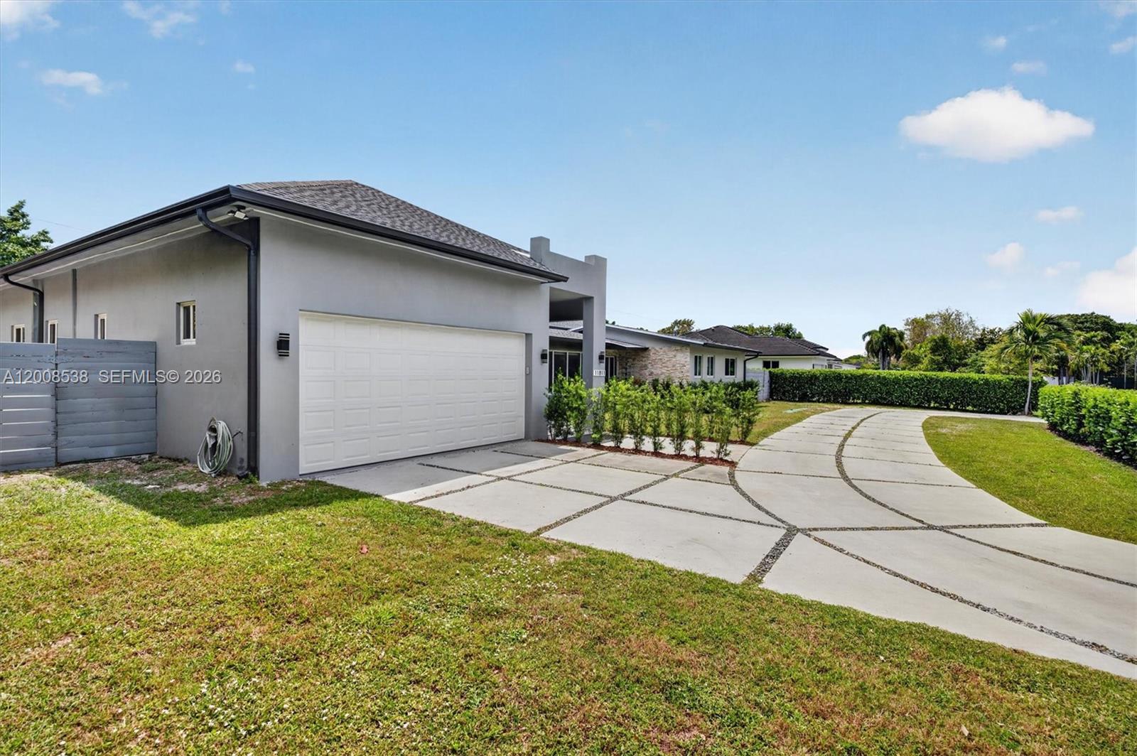 11811 Southwest 82nd Road Miami, FL 33156 - Photo 4 of 63