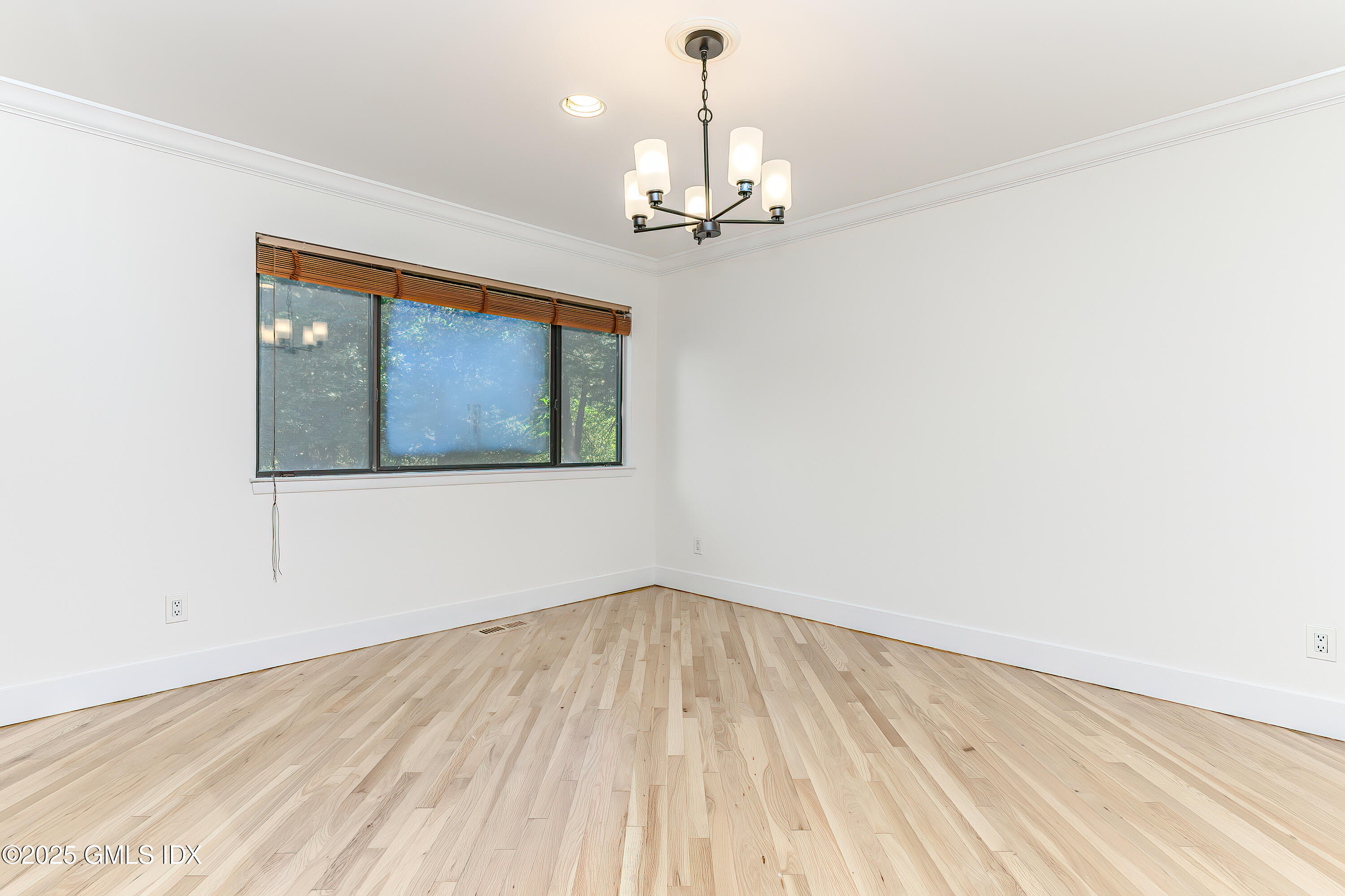 180 Riverbank Road Stamford, CT 06903 - Photo 15 of 42 Untitled-24