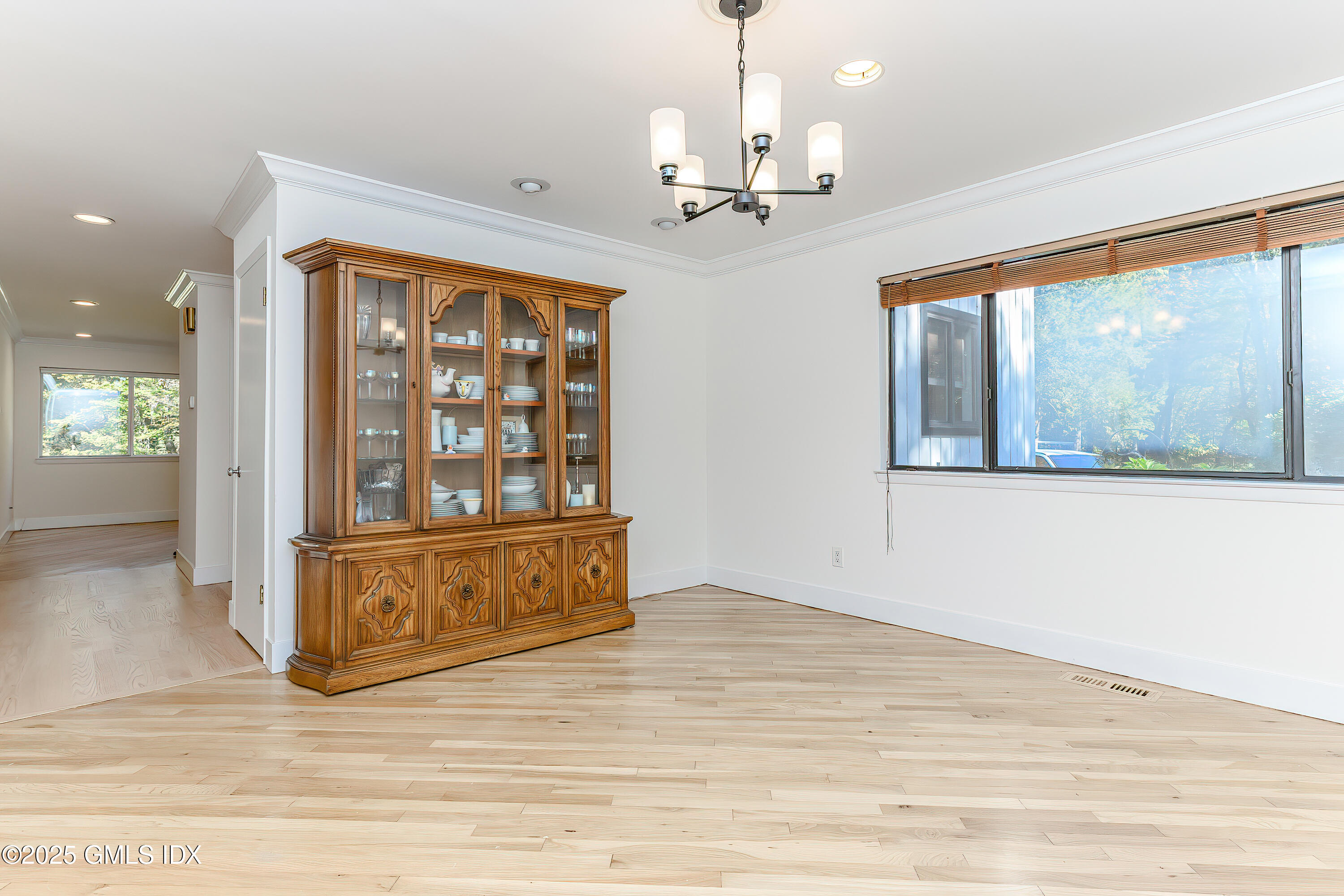 180 Riverbank Road Stamford, CT 06903 - Photo 16 of 42 Untitled-25