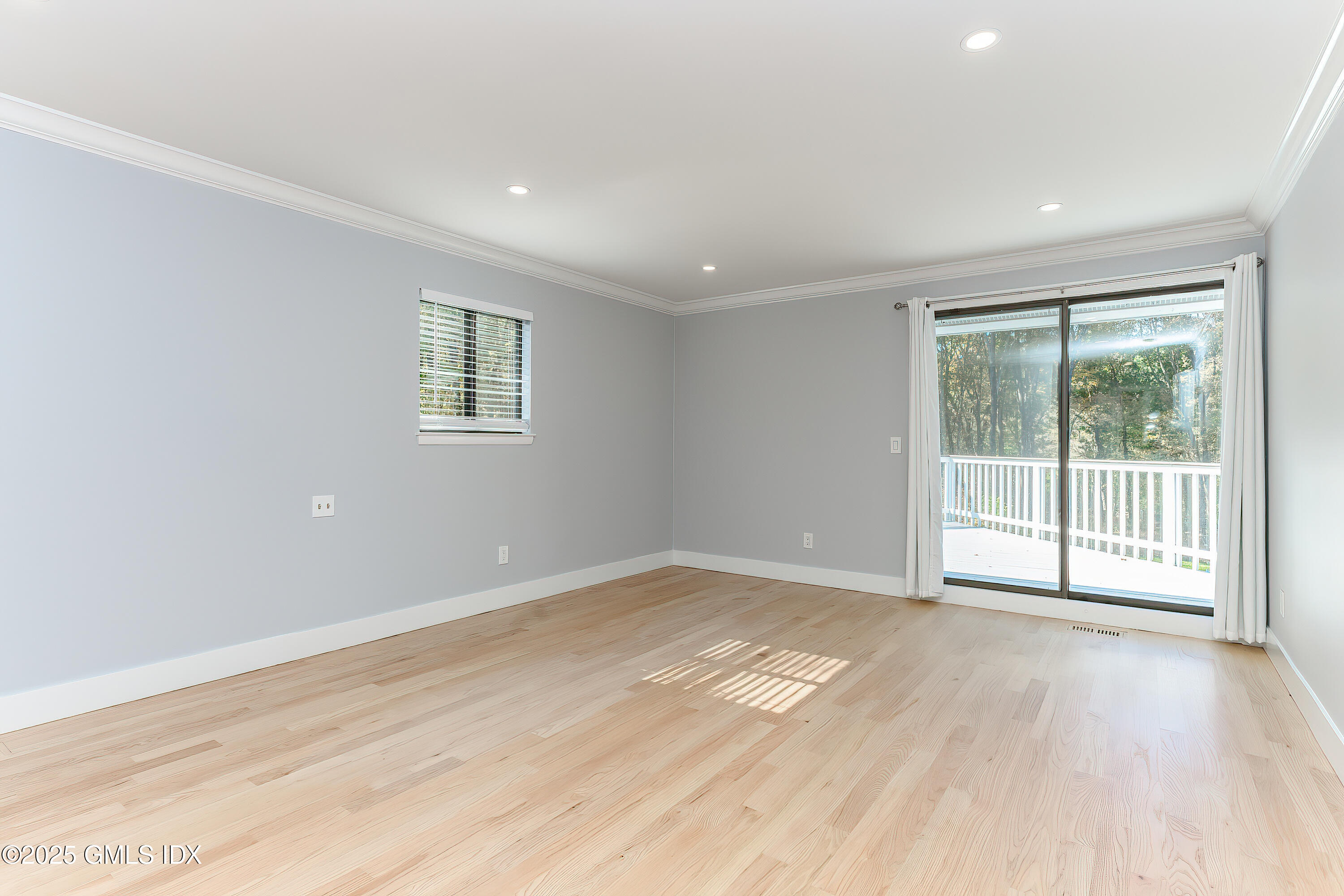 180 Riverbank Road Stamford, CT 06903 - Photo 20 of 42 Untitled-35