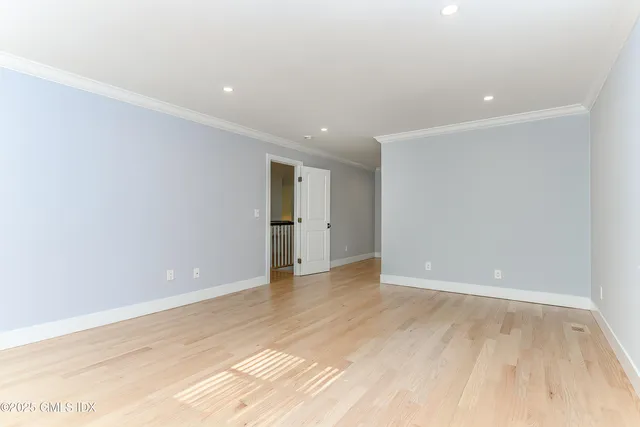 $1,350,000 | 180 Riverbank Road, Stamford, CT 06903