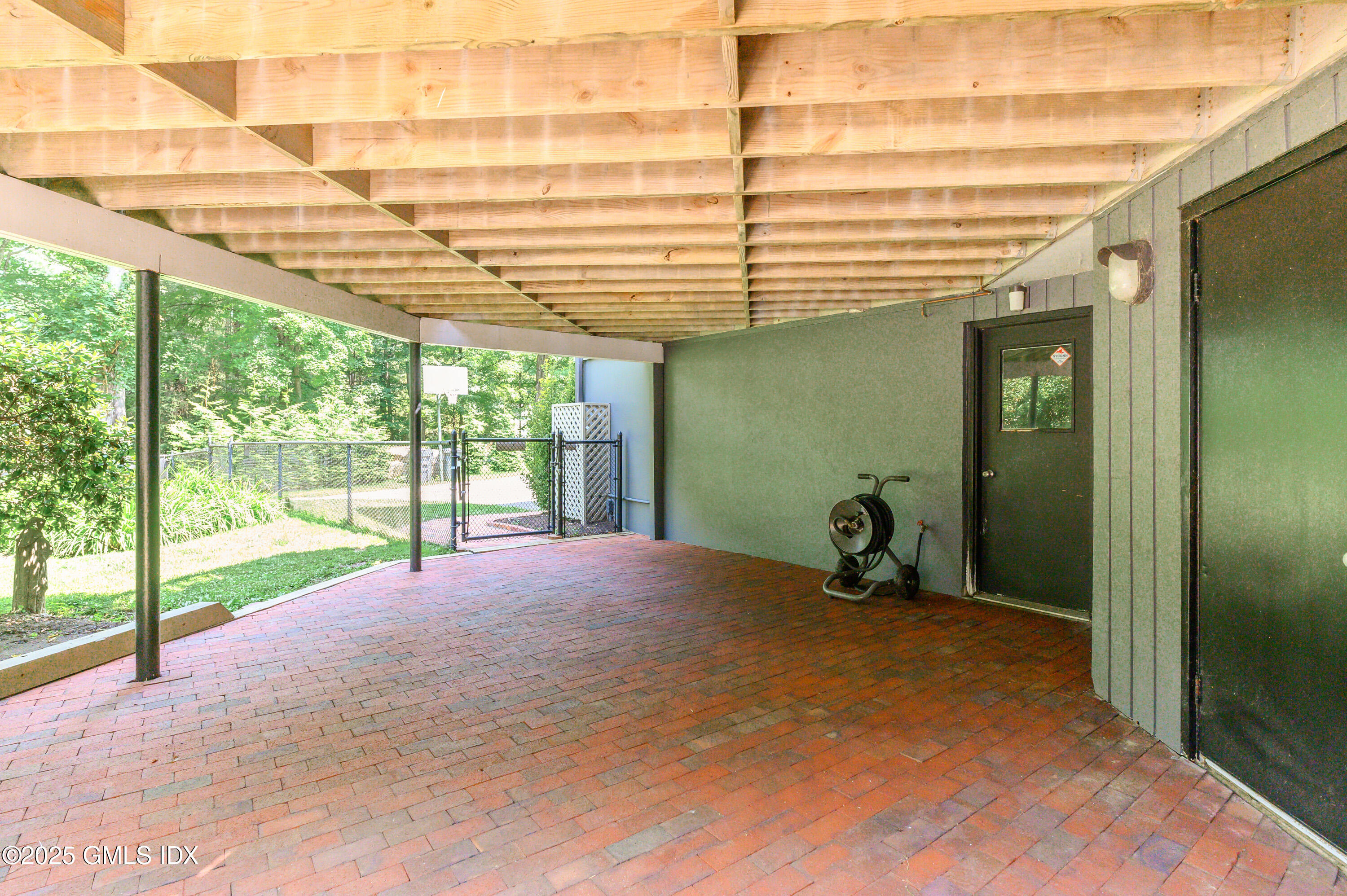 180 Riverbank Road Stamford, CT 06903 - Photo 32 of 42 _BZ66180