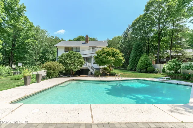 $1,350,000 | 180 Riverbank Road, Stamford, CT 06903