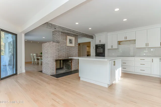 $1,350,000 | 180 Riverbank Road, Stamford, CT 06903