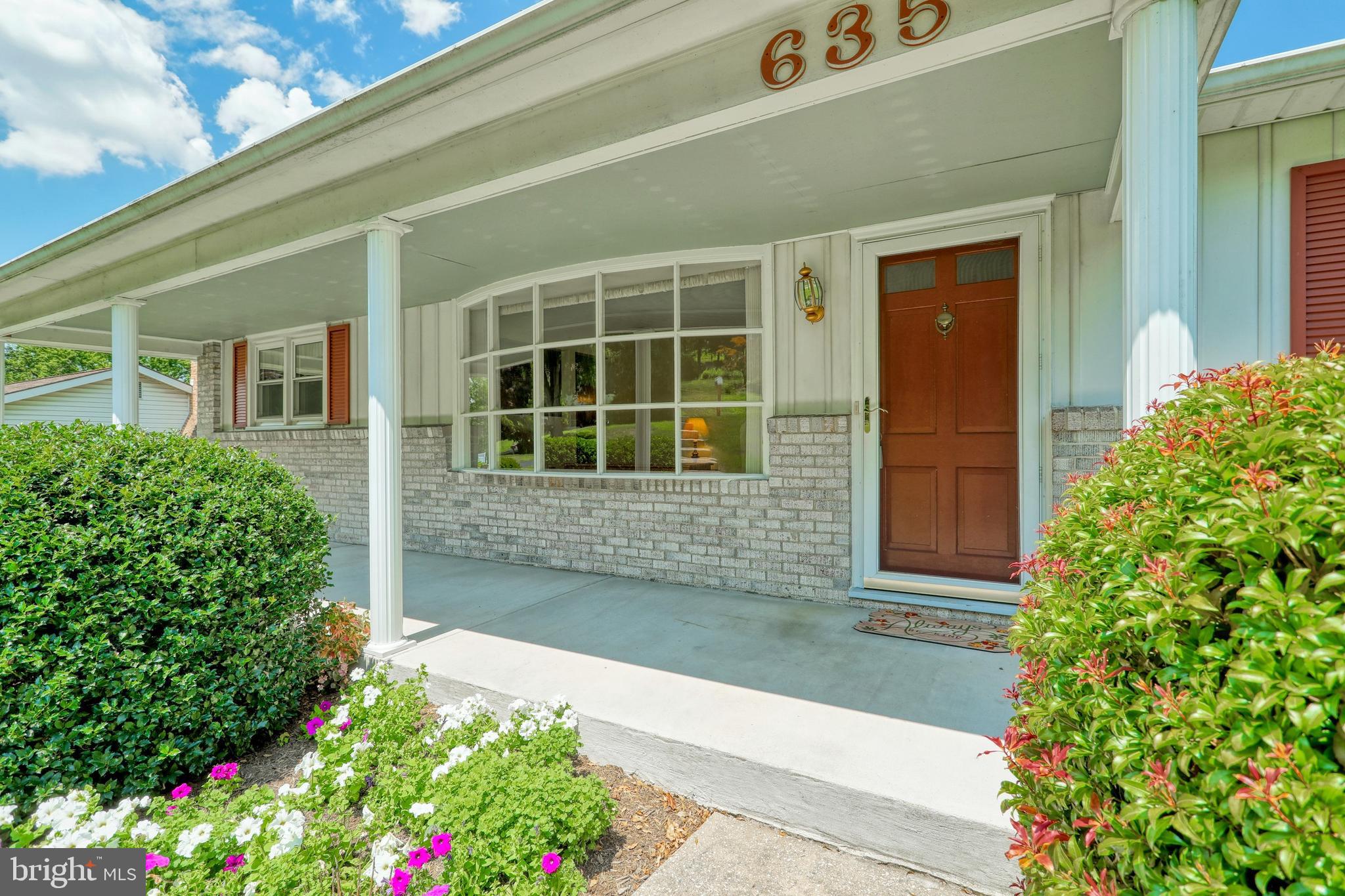 635 Hammond Road York, PA 17406 - Photo 4 of 25 Gallery Image 4