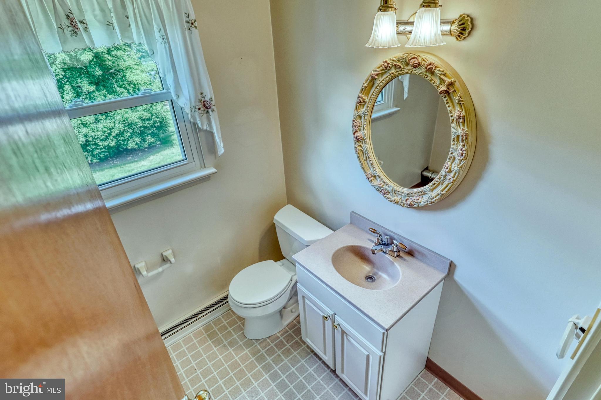 635 Hammond Road York, PA 17406 - Photo 10 of 25 Gallery Image 10