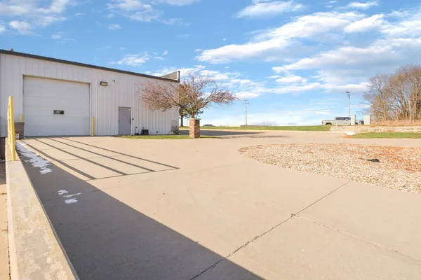 $1,500,000 | 2406 West Market Street, Bloomington, IL 61705