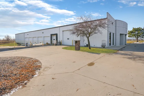 $1,500,000 | 2406 West Market Street, Bloomington, IL 61705