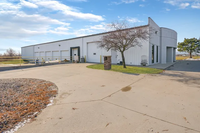 $1,500,000 | 2406 West Market Street, Bloomington, IL 61705