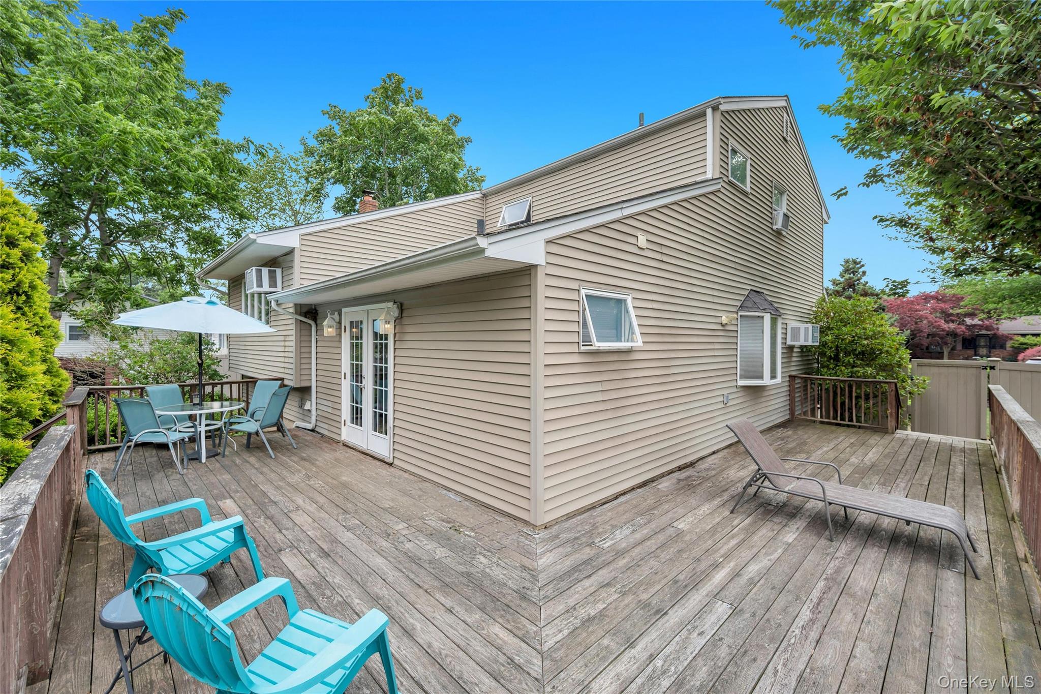 11 Ann Court North Babylon, NY 11703 - Photo 28 of 31