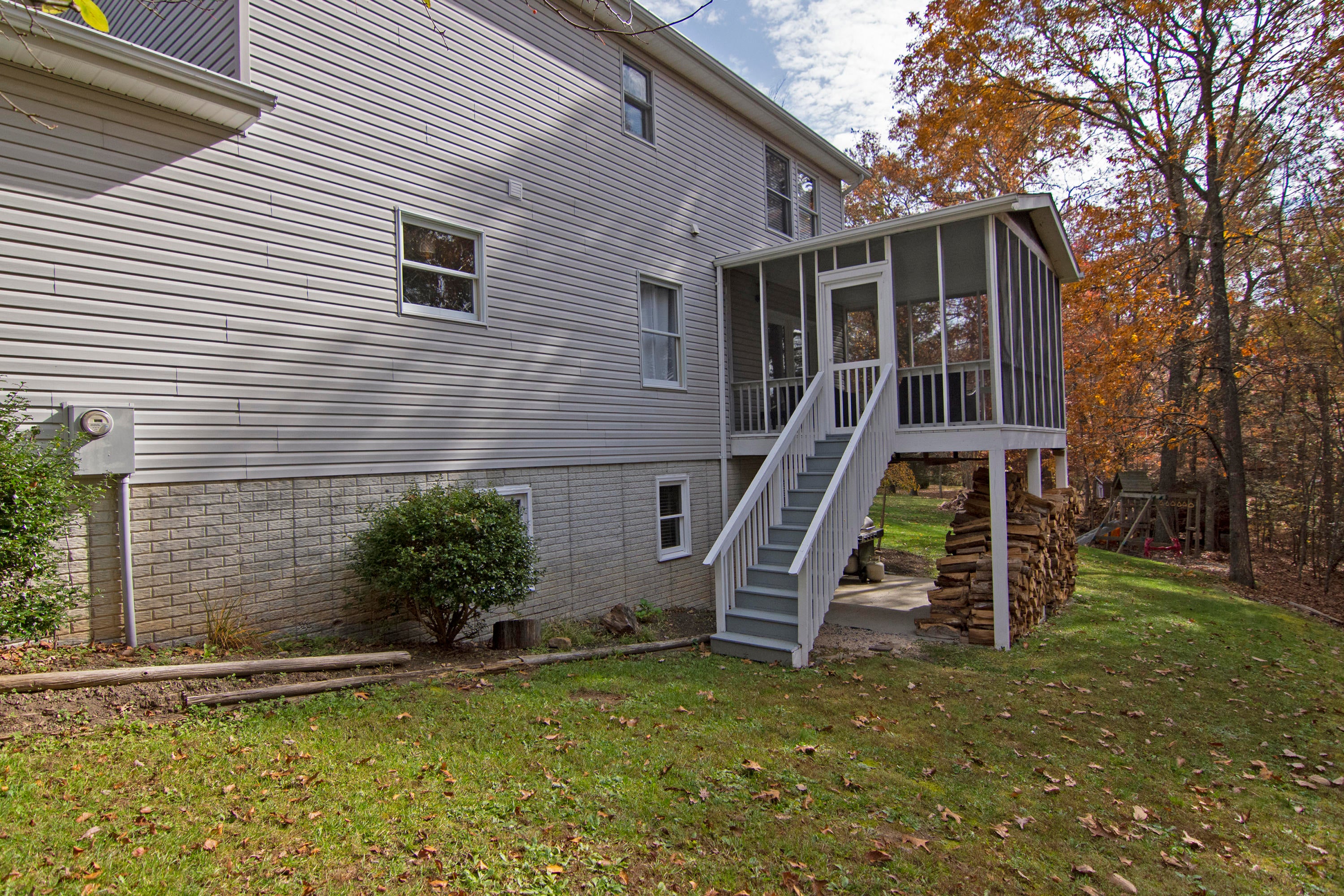 2114 Stone House Road Caldwell, WV 24925 - Photo 42 of 46 Gallery Image 42