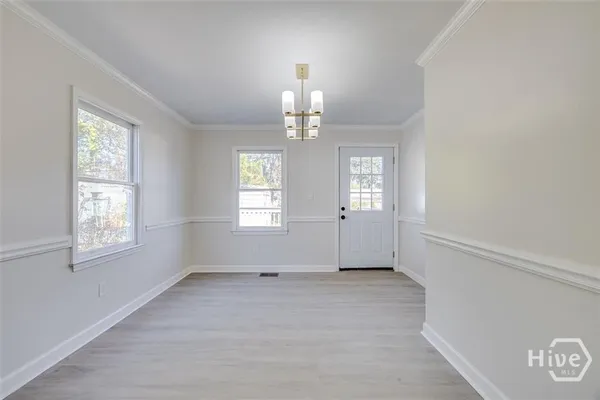 $2,400 | 2110 East 56th Street, Savannah, GA 31404