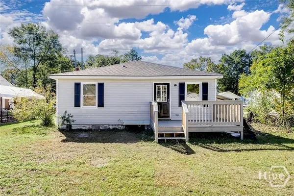 $2,400 | 2110 East 56th Street, Savannah, GA 31404