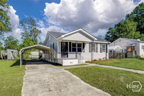 $2,400 | 2110 East 56th Street, Savannah, GA 31404