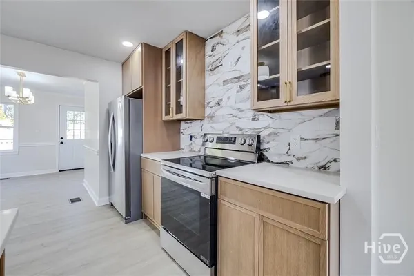 $2,400 | 2110 East 56th Street, Savannah, GA 31404