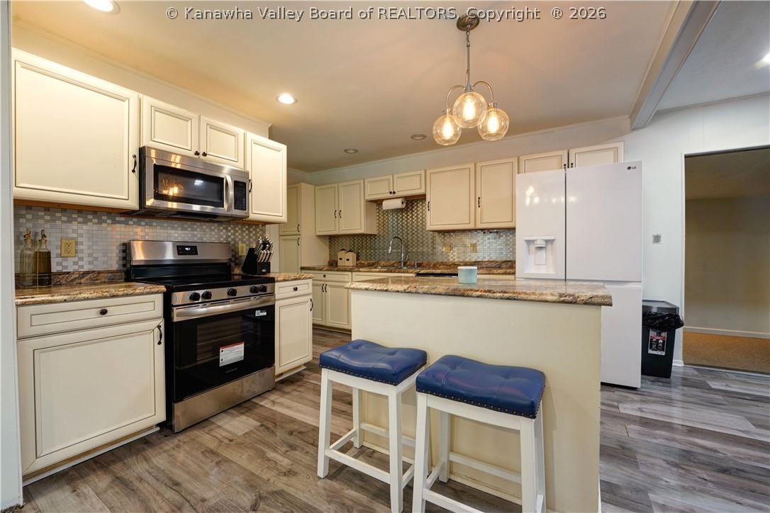 993 Old Point Road St. Albans, WV 25177 - Photo 3 of 25 Gallery Image 3