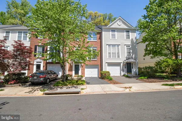 $3,400 | 4037 Fairfax Center Hunt Trail, Fairfax, VA 22030