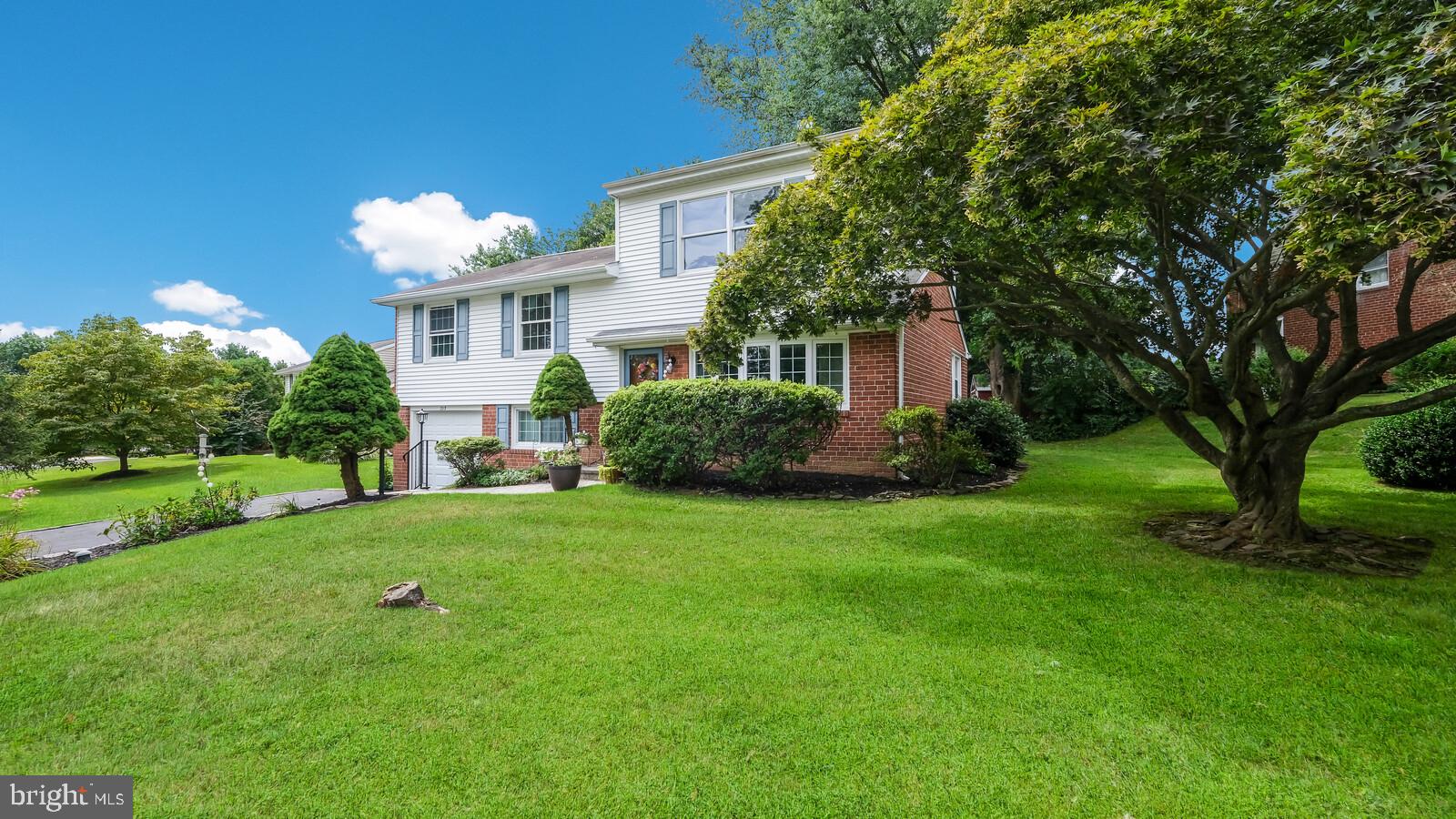 717 Cambridge Road Brookhaven, PA 19015 - Photo 2 of 33 Gallery Image 2