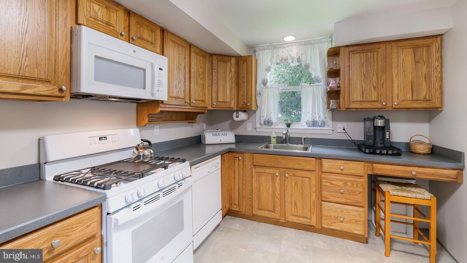 717 Cambridge Road Brookhaven, PA 19015 - Photo 11 of 33 Gallery Image 11