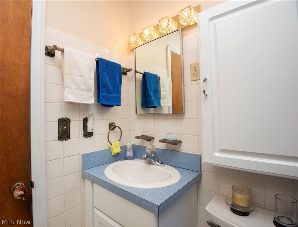 11347 Valley View Road Northfield, OH 44067 - Photo 9 of 16 Gallery Image 9