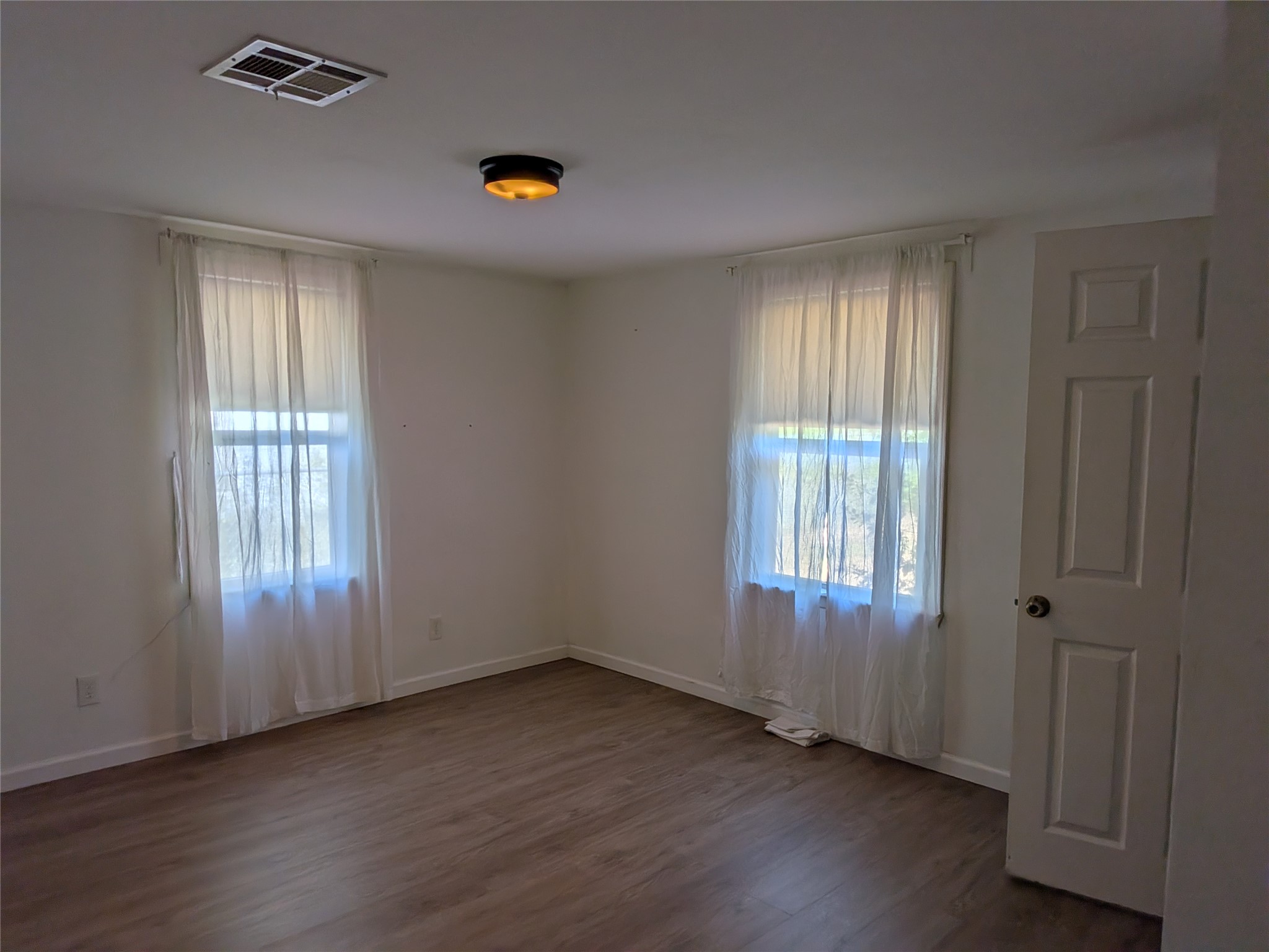 1109 Spur Street Austin, TX 78721 - Photo 14 of 33 Gallery Image 14