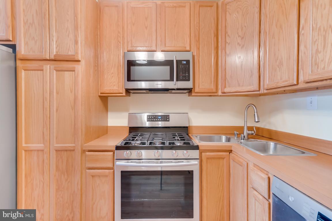 232 G Street Northeast Washington, DC 20002 - Photo 25 of 42